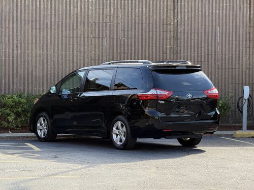 2018 Toyota Sienna — photo 7