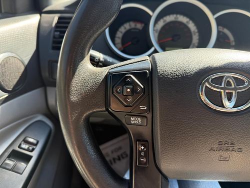 2015 Toyota Tacoma — photo 17