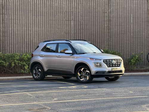 2021 Hyundai Venue — photo 2