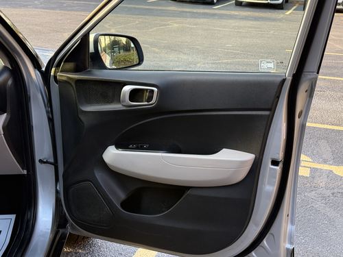 2021 Hyundai Venue — photo 32