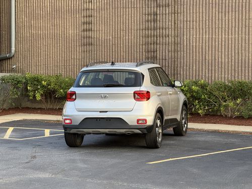 2021 Hyundai Venue — photo 15
