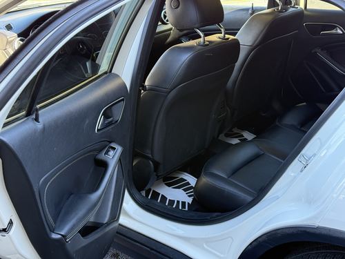2015 Mercedes Gla250 — photo 32