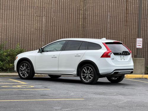 2018 Volvo V60 T5 — photo 10
