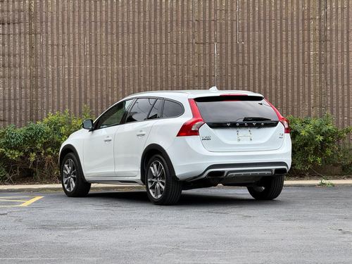 2018 Volvo V60 T5 — photo 12