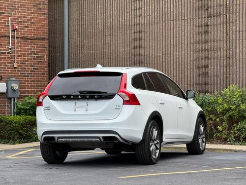 2018 Volvo V60 T5 — photo 15