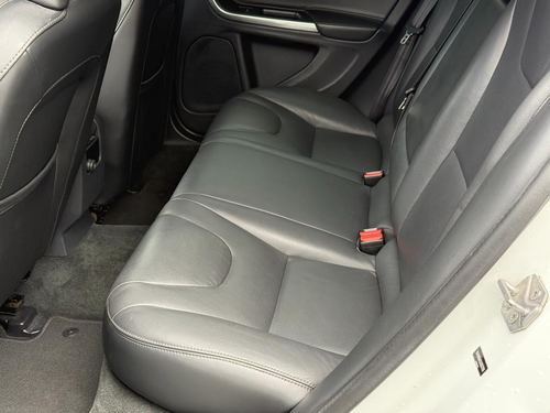 2018 Volvo V60 T5 — photo 24